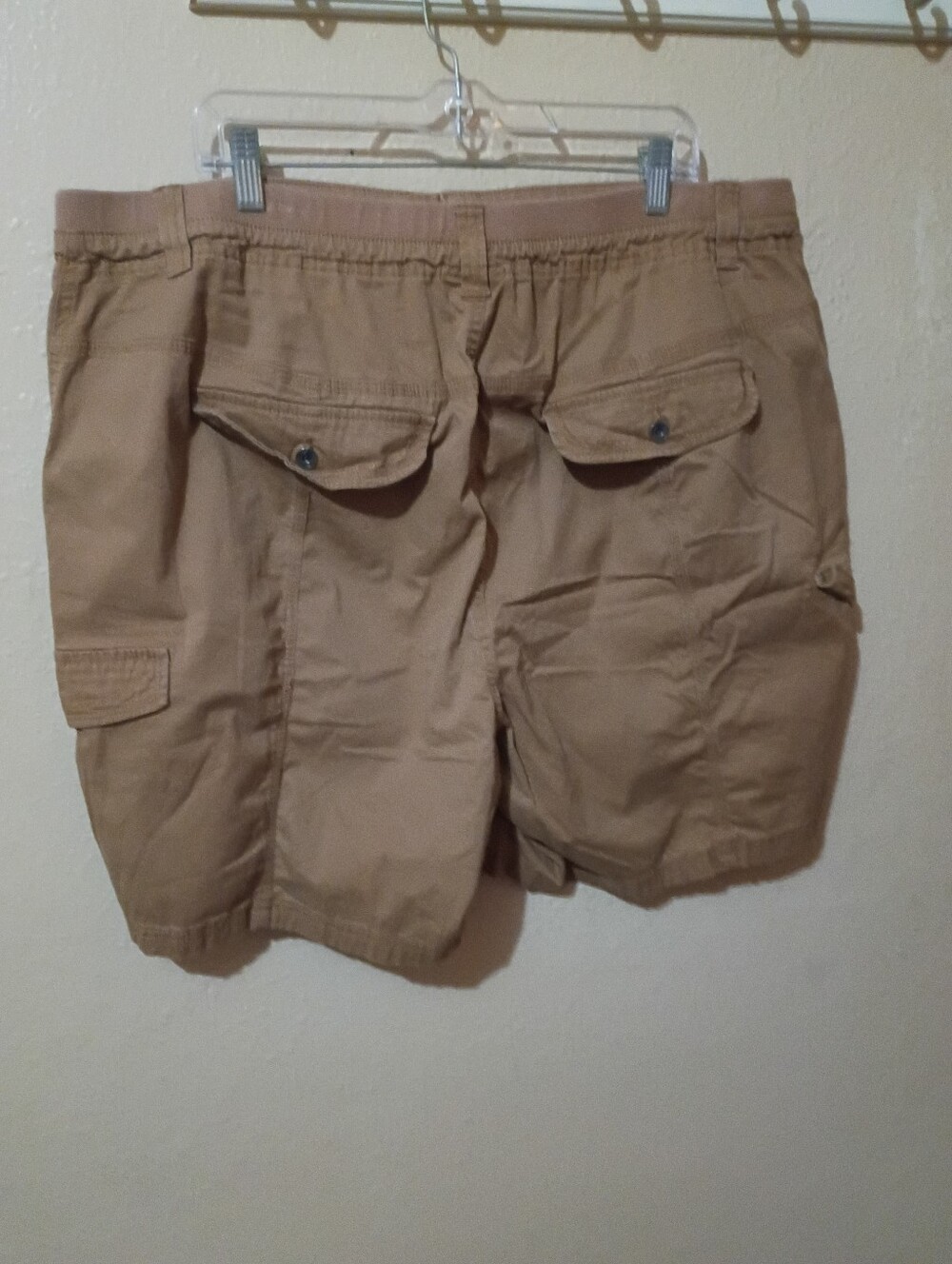 π 6/$10 SALE Style & Co. Size 22W Cargo Shorts in Khaki - Casual Utility Style - Picture 3 of 4